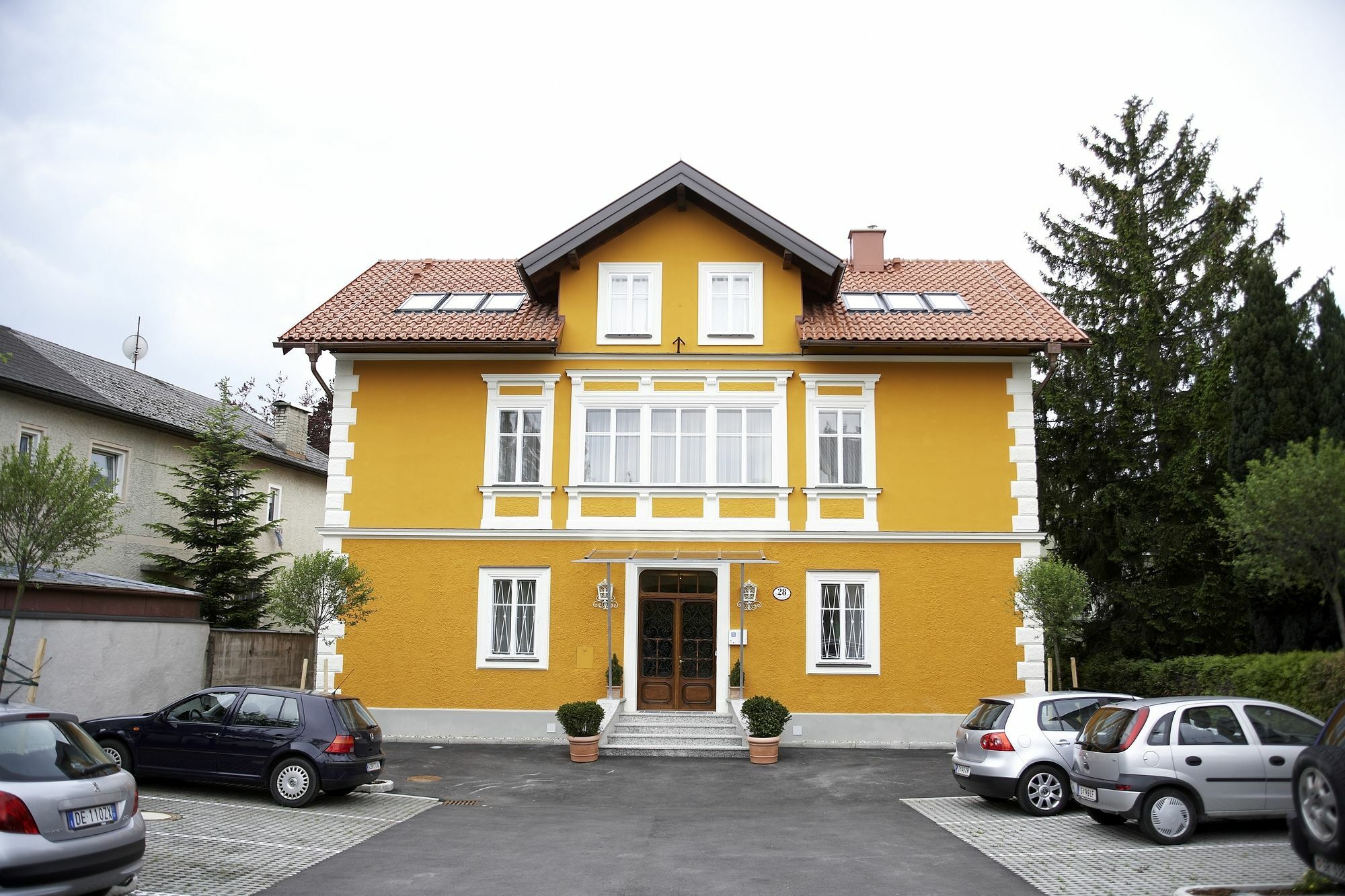 Villa Ceconi By Das Gruene Hotel Zur Post - 100% Bio Salzburg Exterior photo